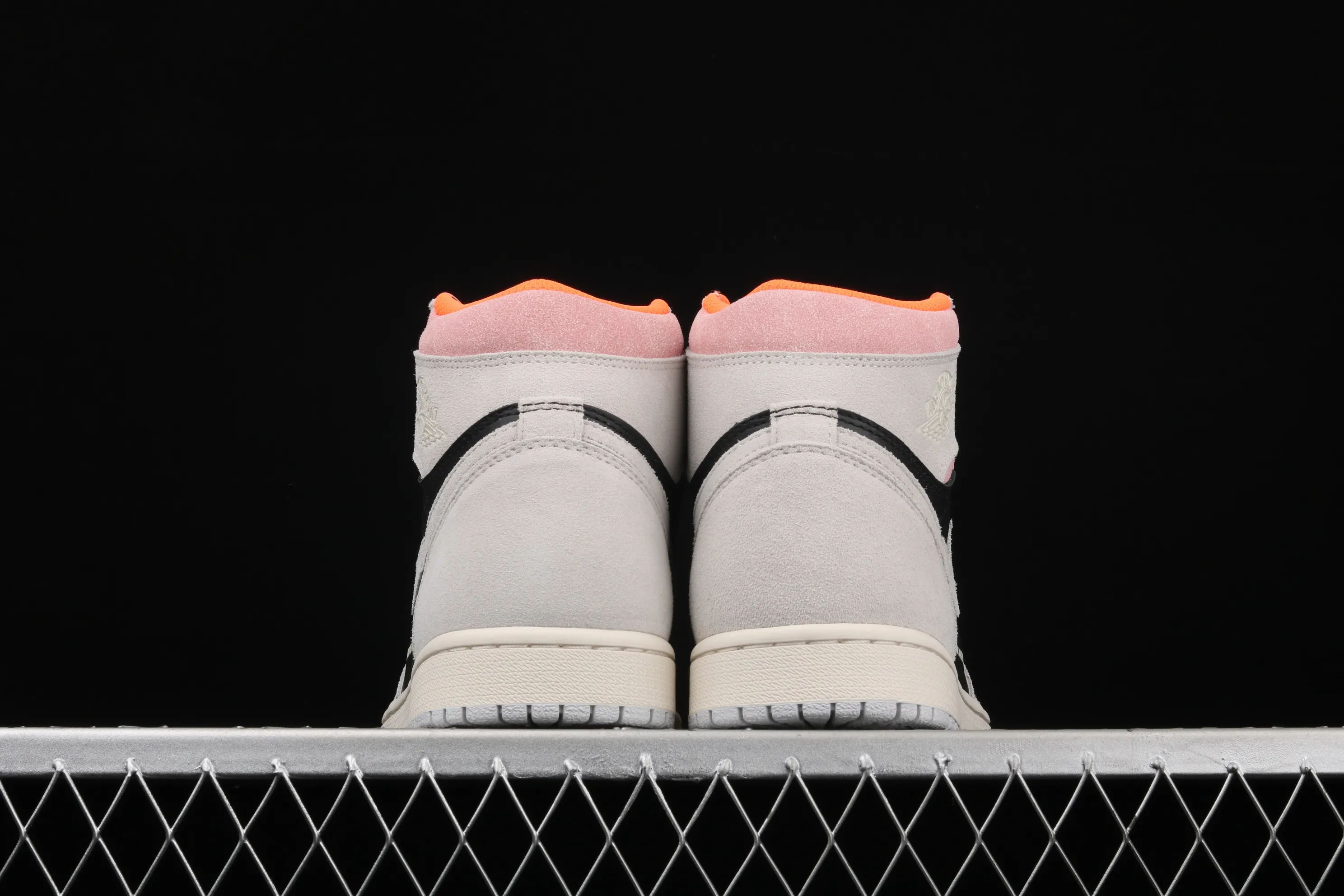All categories Air Jordan Jordan series basketball shoes Air Jordan 1 High X version Air Jordan 1 "Neutral Grey" AJ1 Joe 1 gray pink suede/dirty pink 555088-018